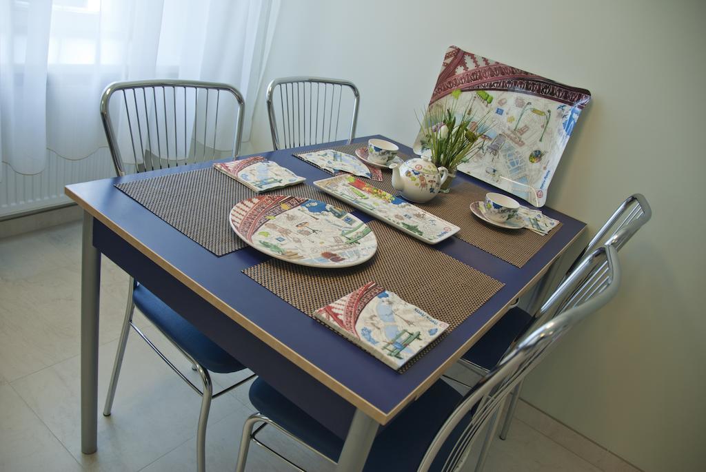 Apartman U Kolonady كارلوفي فاري المظهر الخارجي الصورة